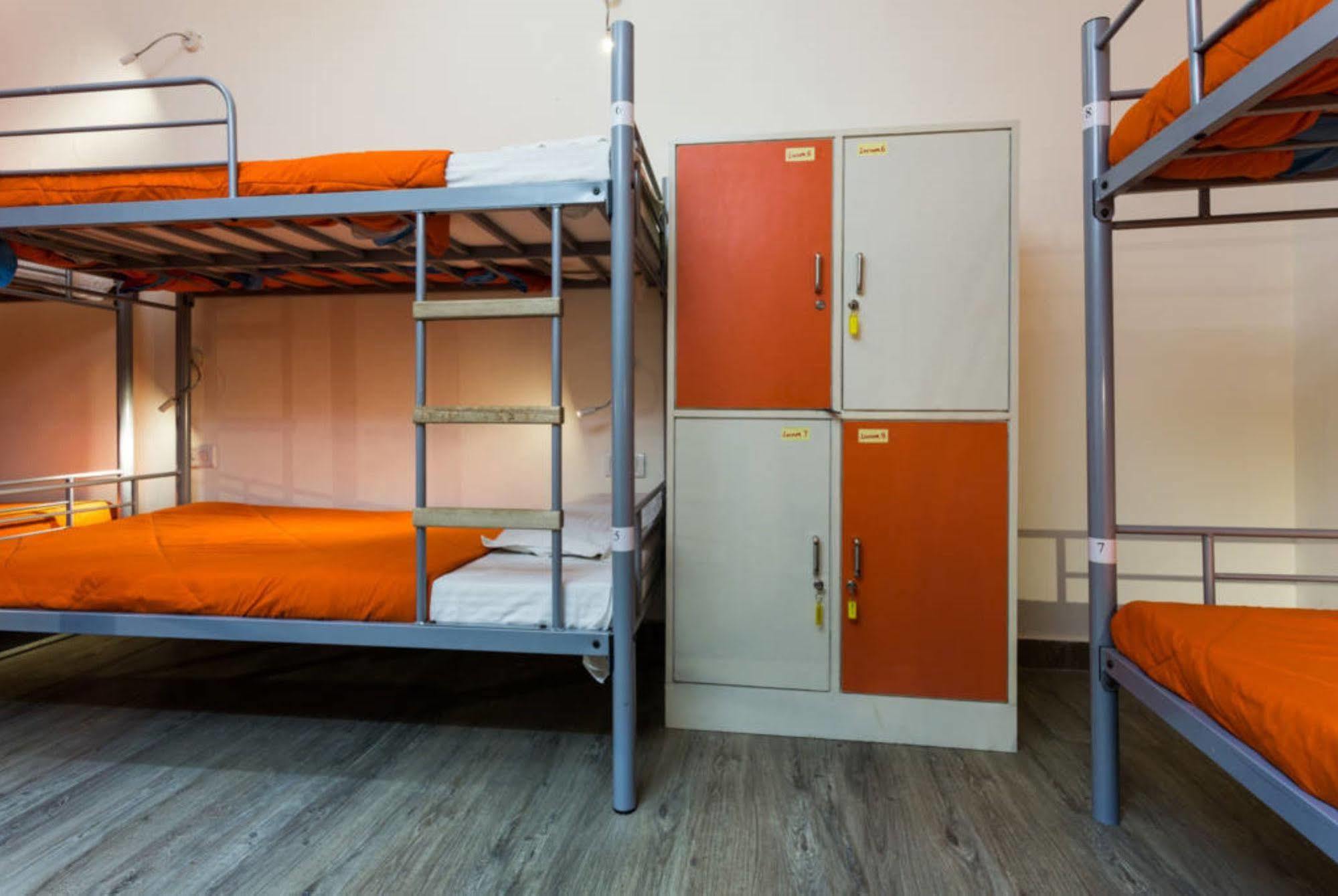 Joey'S Hostel Delhi New Delhi Eksteriør billede